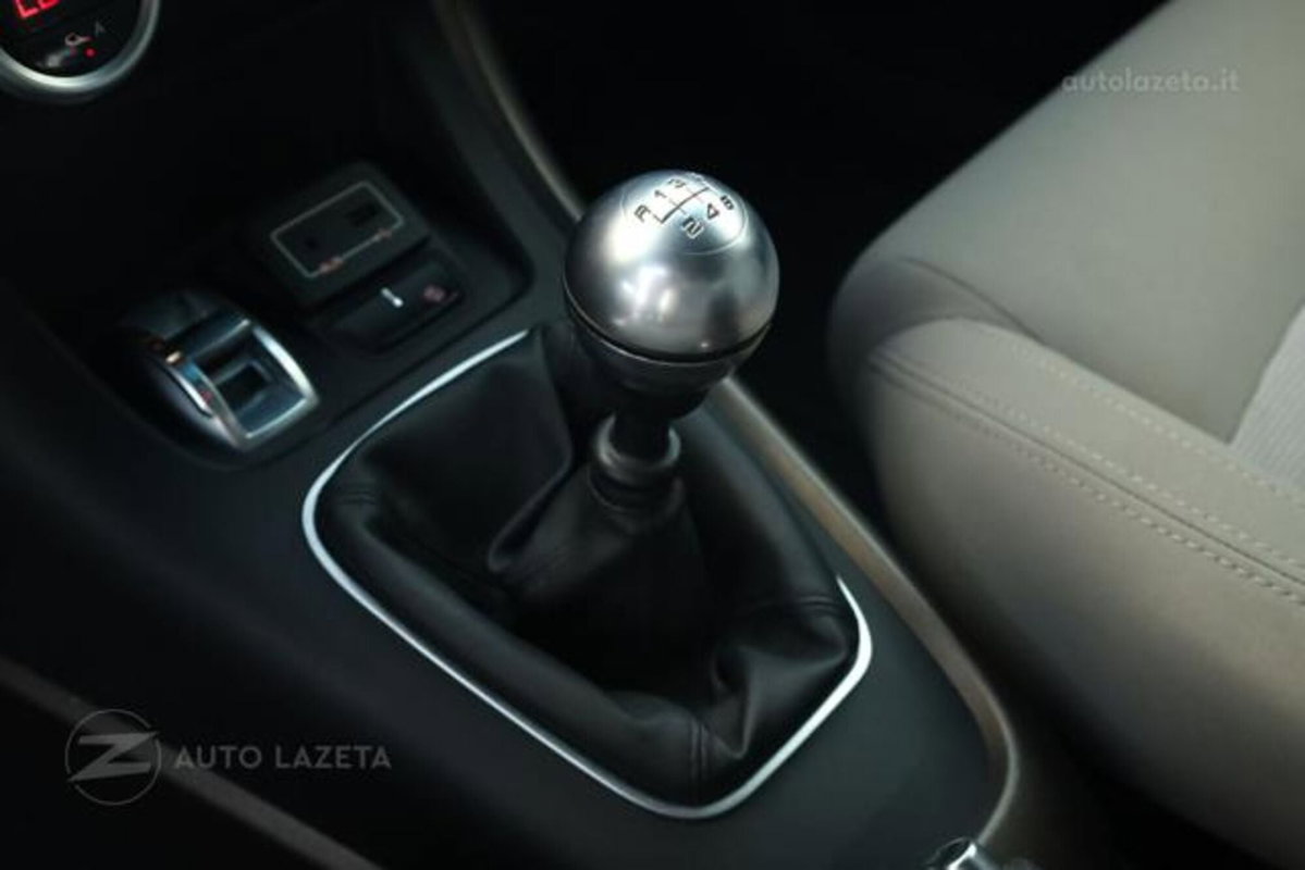 Alfa Romeo Giulietta 1.6 JTDm Giulietta 120cv (9)