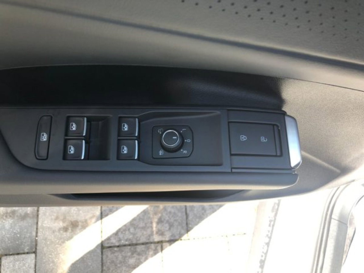Volkswagen T-Roc 1.5 etsi Style 150cv dsg (18)