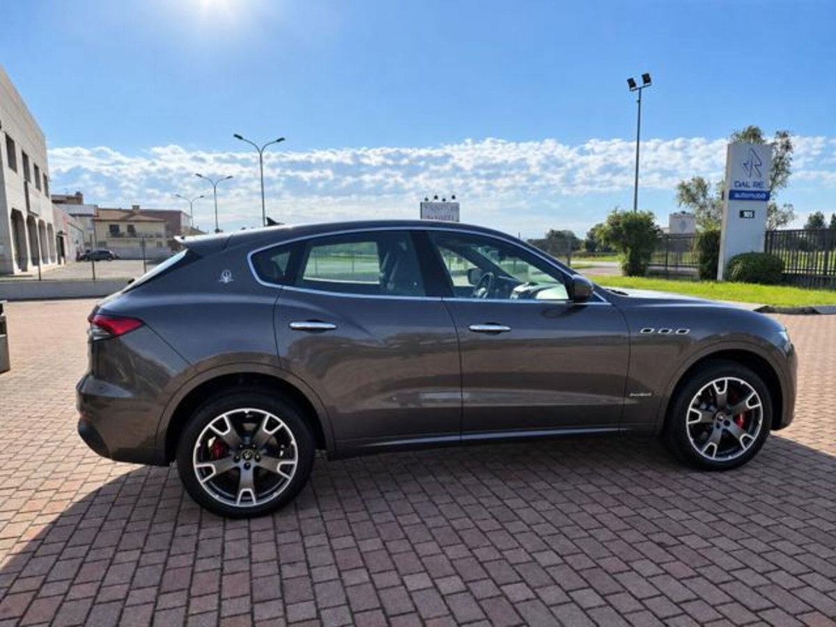 Maserati Levante Levante V6 AWD Gransport (4)