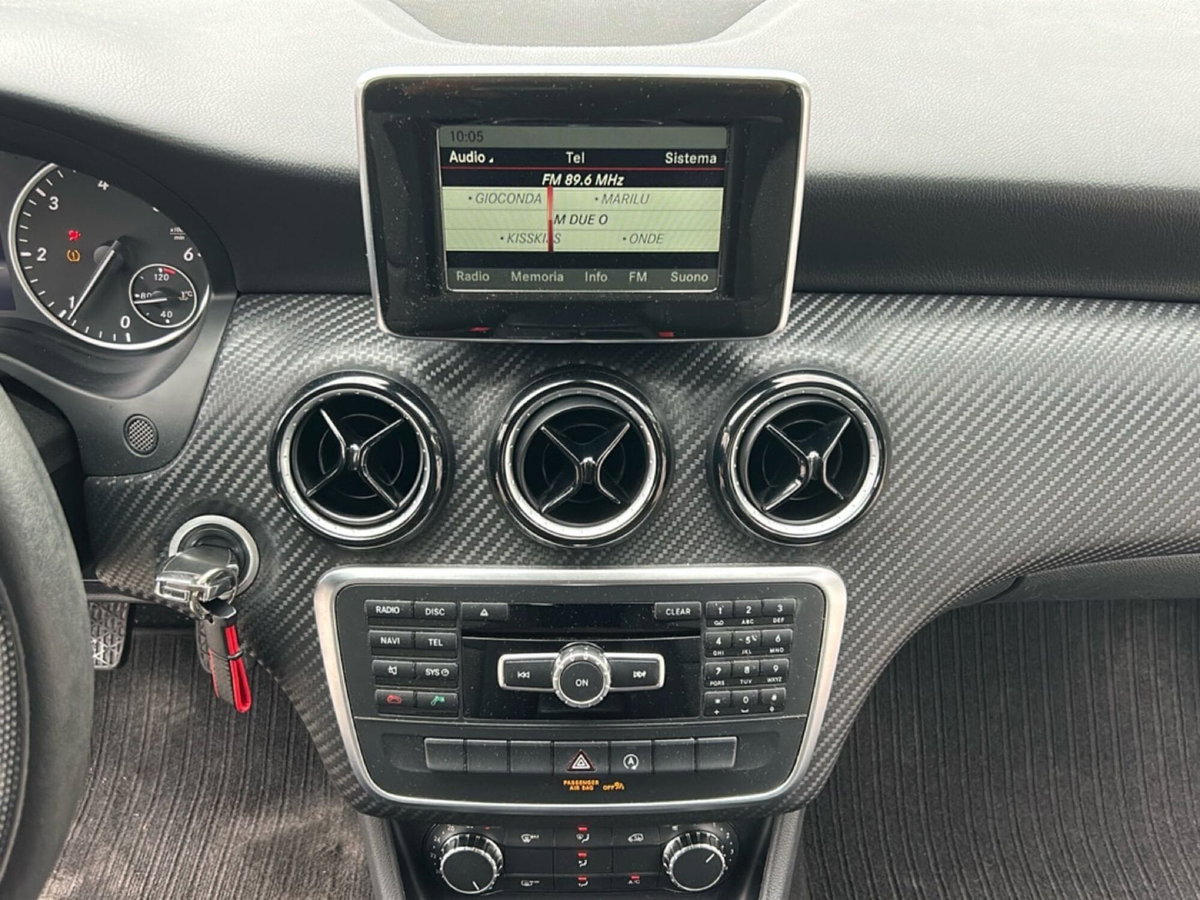 Mercedes-Benz GLA SUV 180 CDI Executive (12)