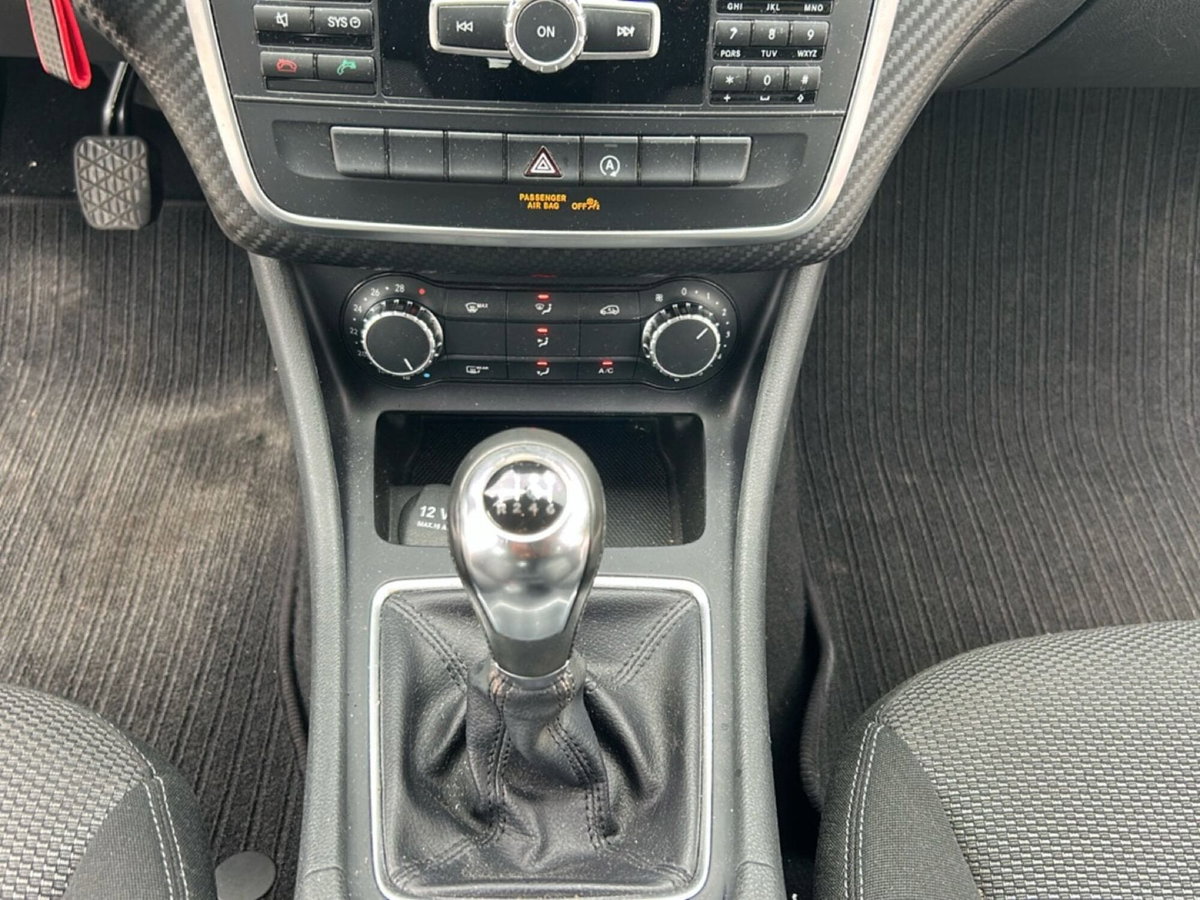Mercedes-Benz GLA SUV 180 CDI Executive (13)