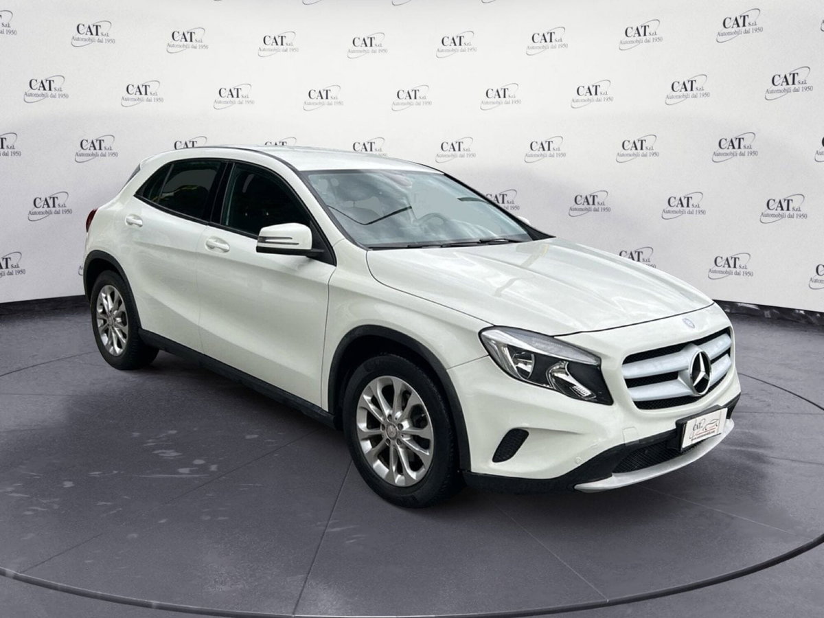 Mercedes-Benz GLA SUV 180 CDI Executive (3)