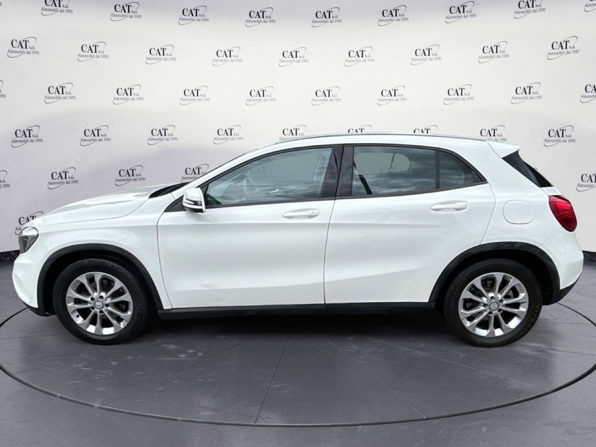 Mercedes-Benz GLA SUV 180 CDI Executive (5)