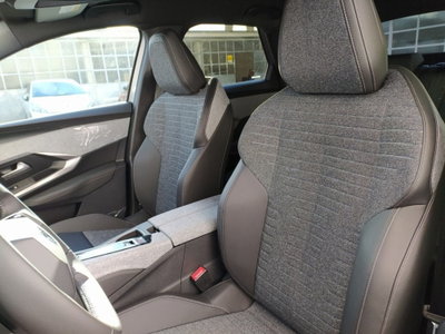Peugeot 3008 1.2 hybrid Allure 145cv e-dcs6 (19)