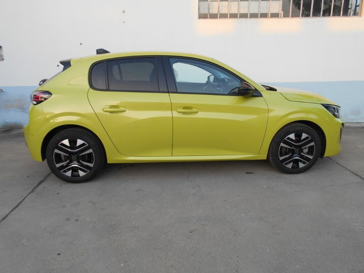 Peugeot 208 PureTech 100 Stop&Start 5 porte Allure (3)