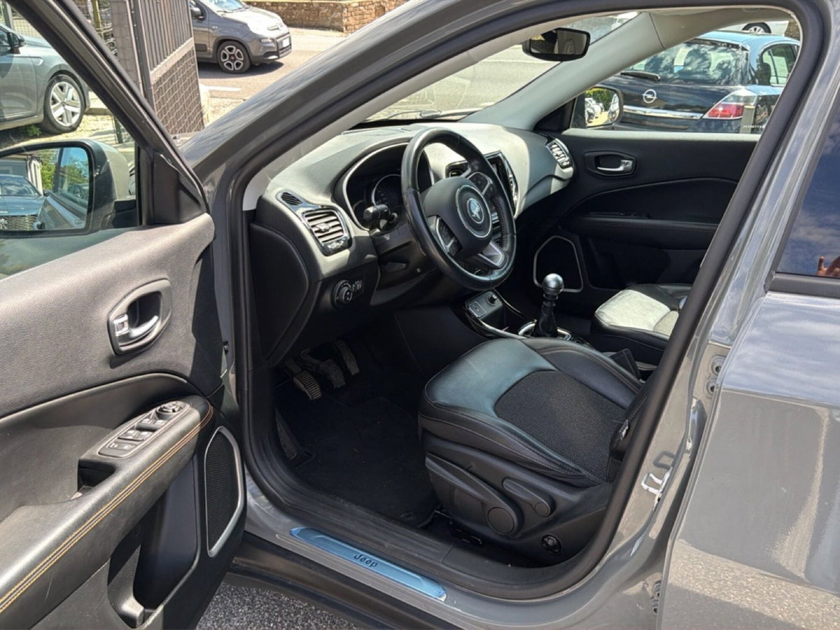 Jeep Compass 1.6 Multijet II 2WD Limited (10)