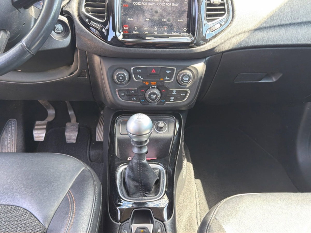 Jeep Compass 1.6 Multijet II 2WD Limited (14)