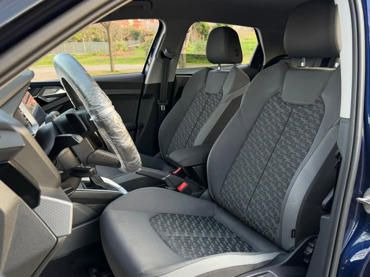 Audi A1 Sportback 30 TFSI Identity Black (9)