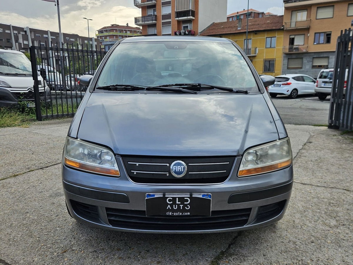 Fiat Idea 1.4 16V Dynamic (2)