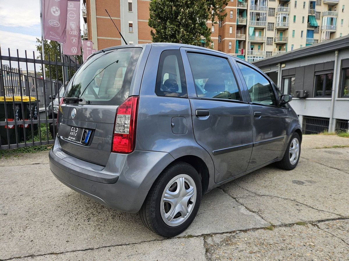 Fiat Idea 1.4 16V Dynamic (3)