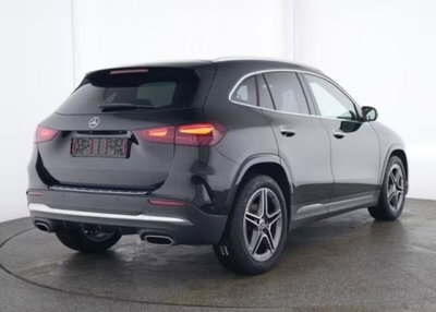 Mercedes-Benz GLA SUV 180 Automatic Premium (2)
