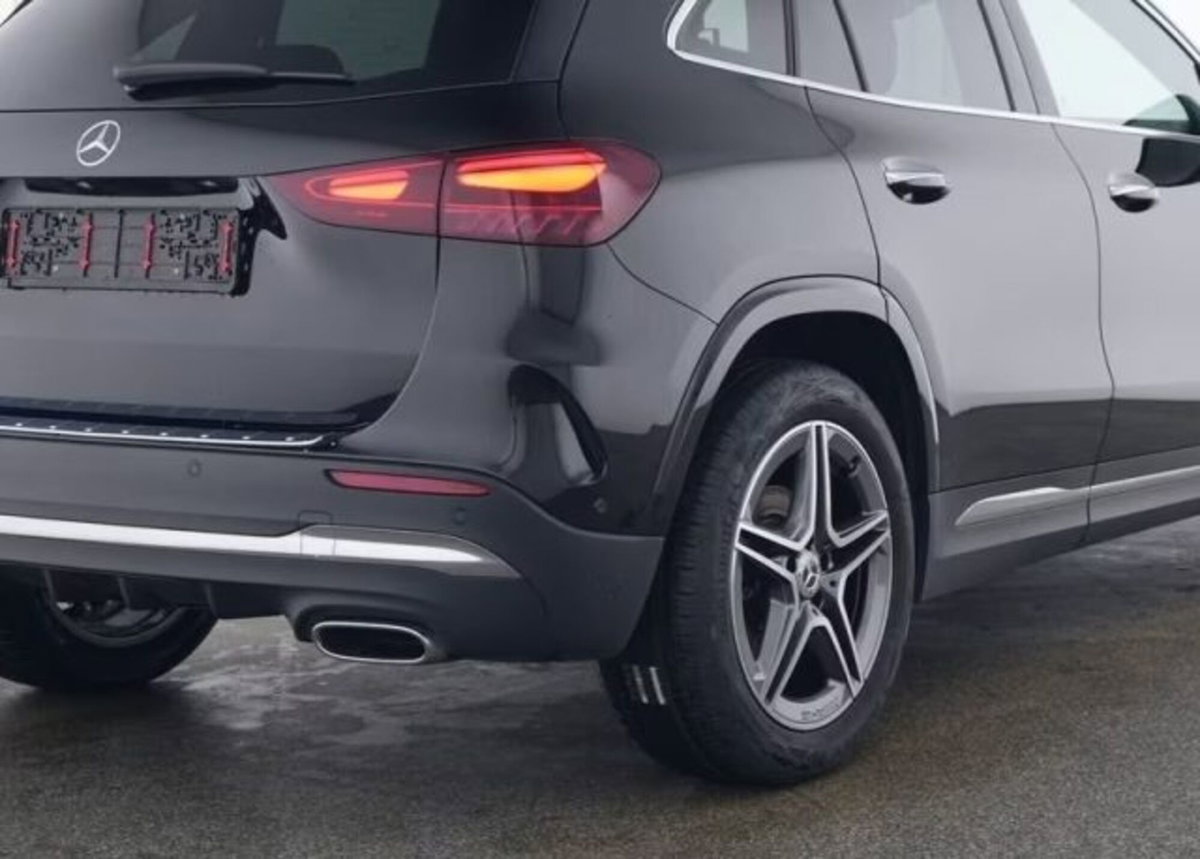 Mercedes-Benz GLA SUV 180 Automatic Premium (4)