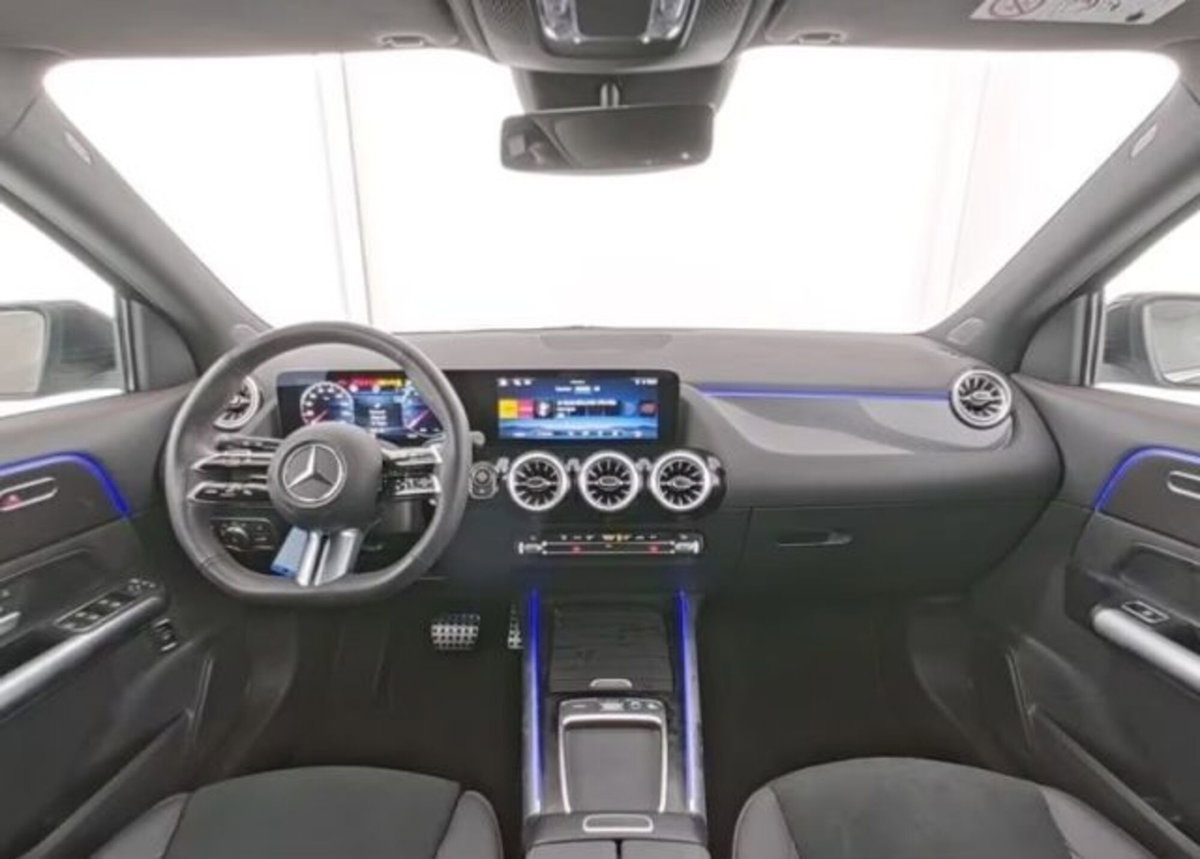 Mercedes-Benz GLA SUV 180 Automatic Premium (5)
