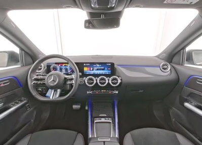 Mercedes-Benz GLA SUV 180 Automatic Premium (5)