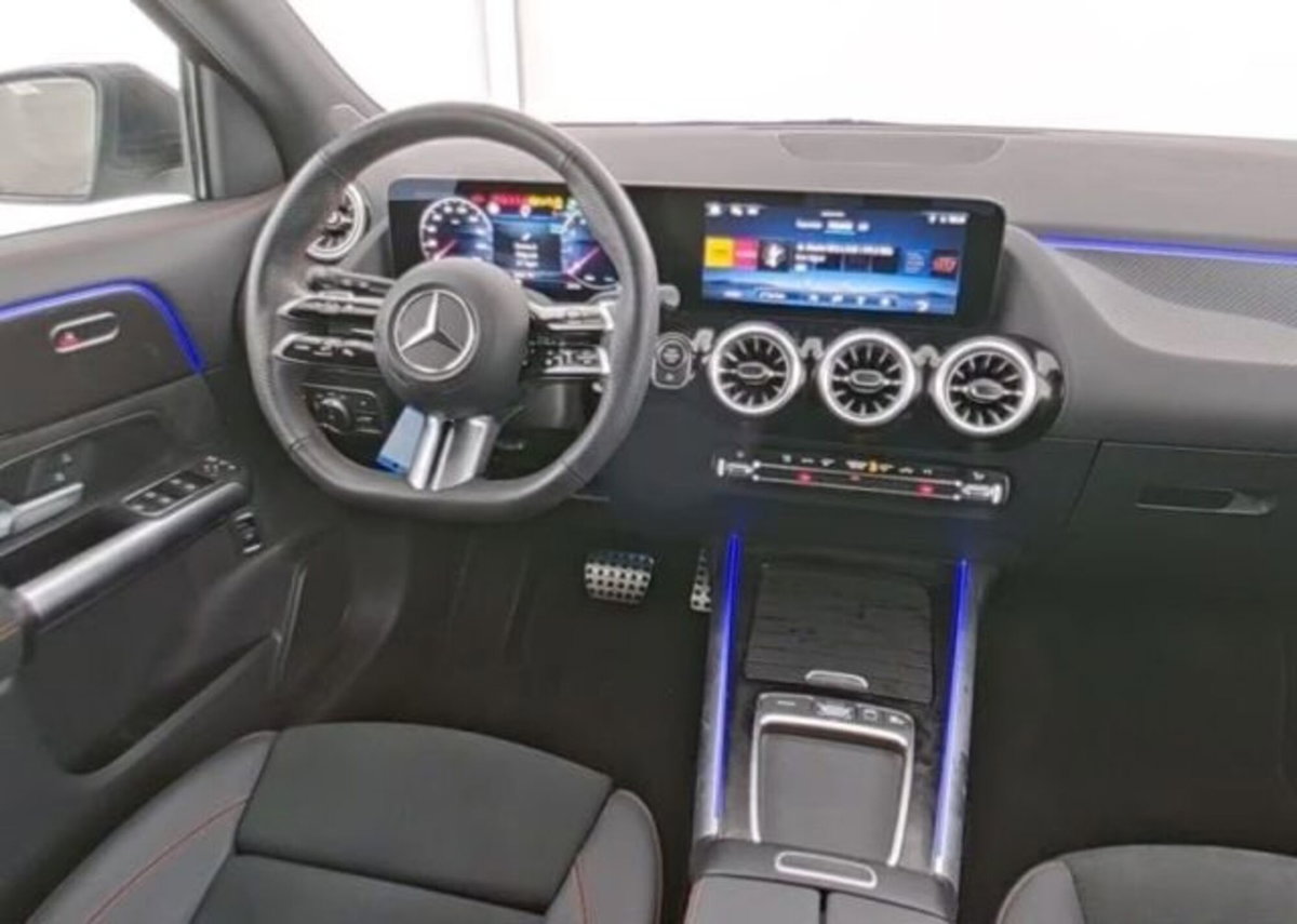 Mercedes-Benz GLA SUV 180 Automatic Premium (6)