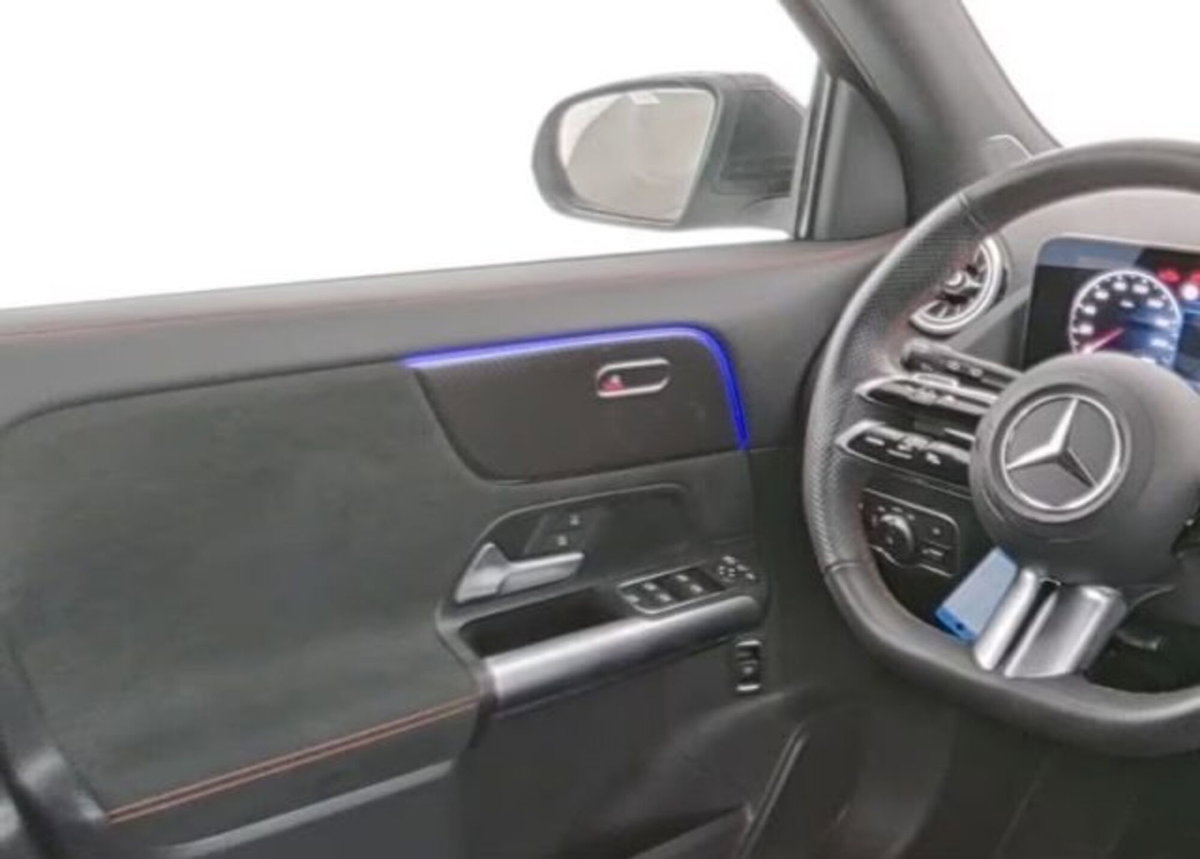 Mercedes-Benz GLA SUV 180 Automatic Premium (8)