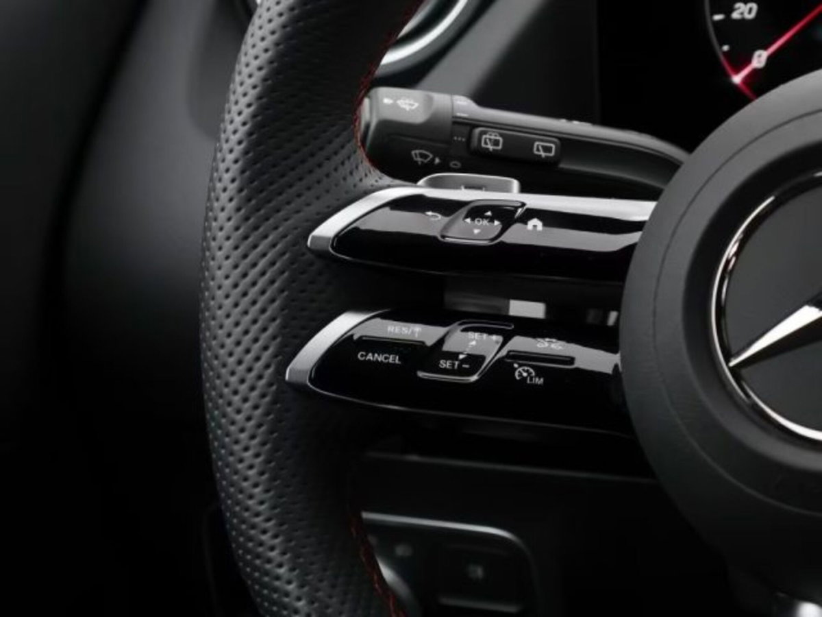 Mercedes-Benz GLA SUV 180 Automatic Premium (12)