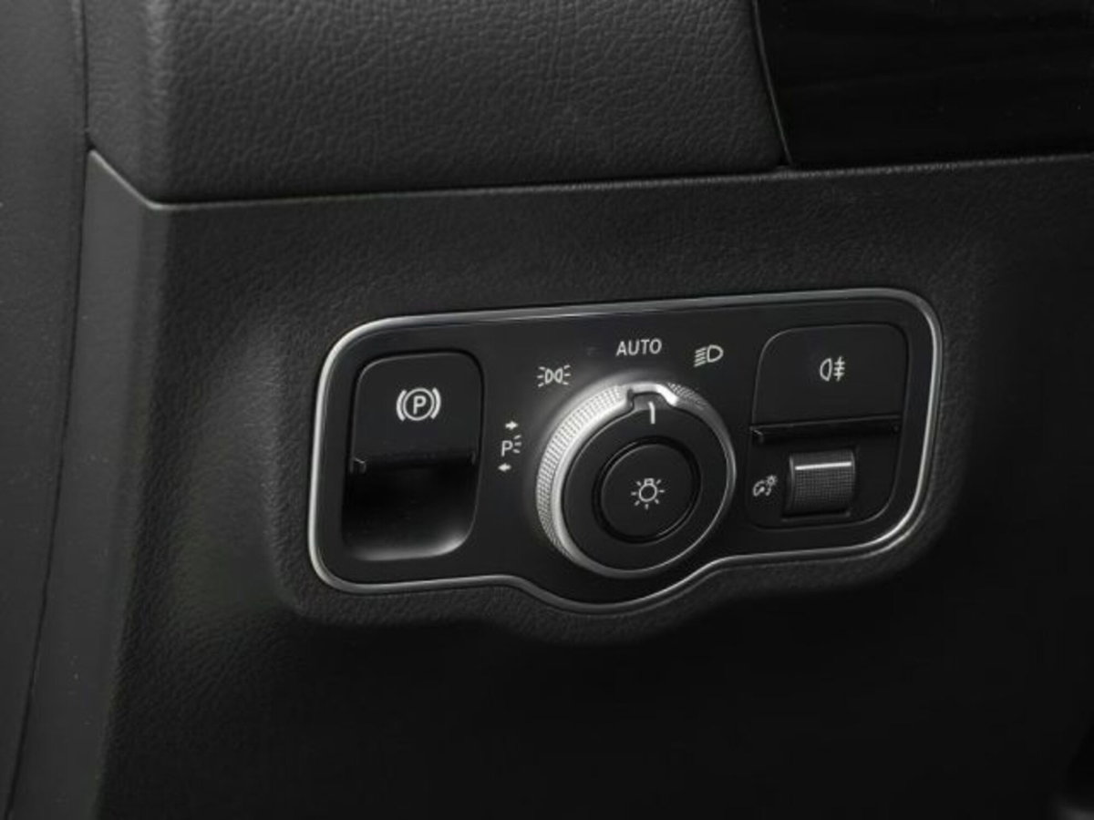 Mercedes-Benz GLA SUV 180 Automatic Premium (15)