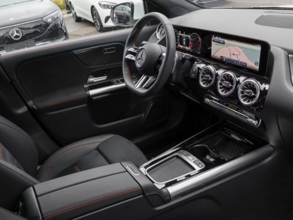 Mercedes-Benz GLA SUV 180 Automatic Premium (7)