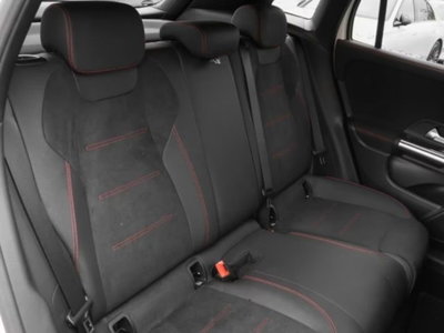 Mercedes-Benz GLA SUV 180 Automatic Premium (9)