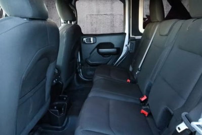 Jeep Wrangler Unlimited 2.0 Turbo Rubicon (16)