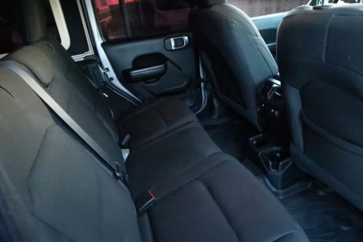 Jeep Wrangler Unlimited 2.0 Turbo Rubicon (19)