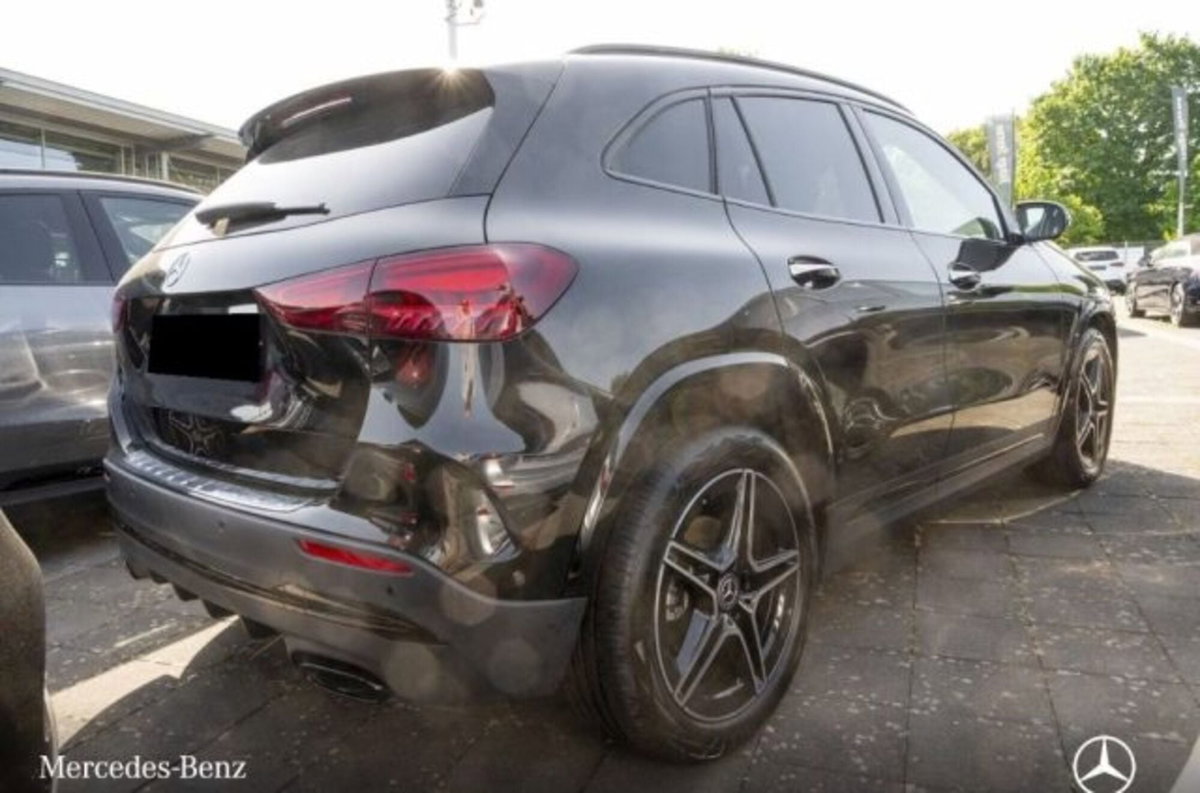 Mercedes-Benz GLA SUV 180 d AMG Line Premium Plus auto (2)