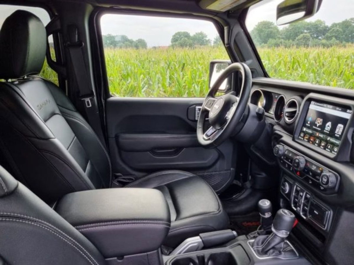 Jeep Wrangler Unlimited 2.0 Turbo Sahara (10)