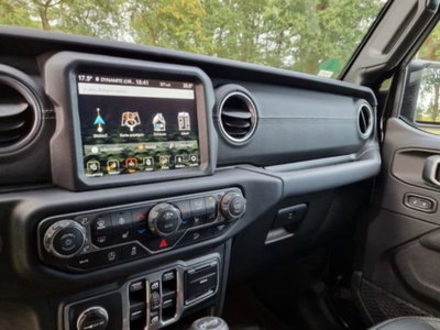 Jeep Wrangler Unlimited 2.0 Turbo Sahara (11)
