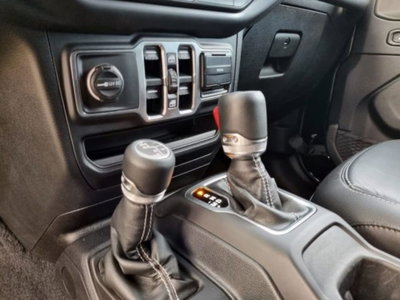 Jeep Wrangler Unlimited 2.0 Turbo Sahara (15)