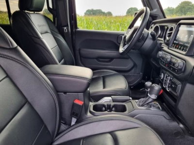 Jeep Wrangler Unlimited 2.0 Turbo Sahara (19)