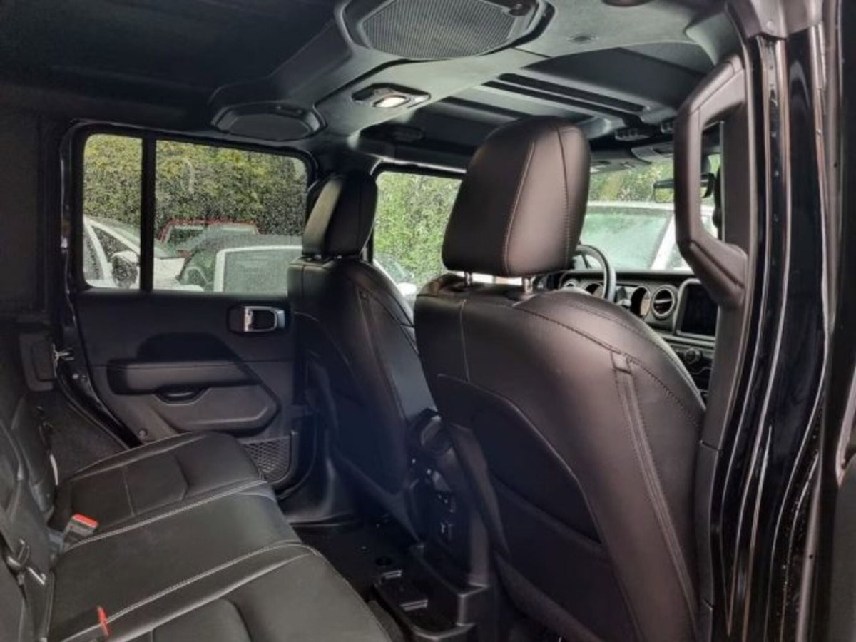 Jeep Wrangler Unlimited 2.0 Turbo Sahara (20)