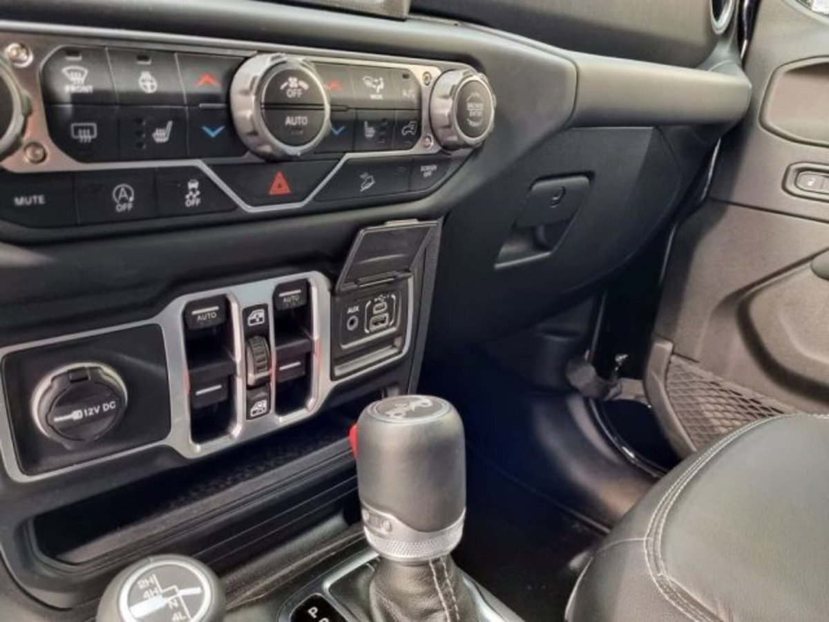 Jeep Wrangler Unlimited 2.0 Turbo Sahara (8)