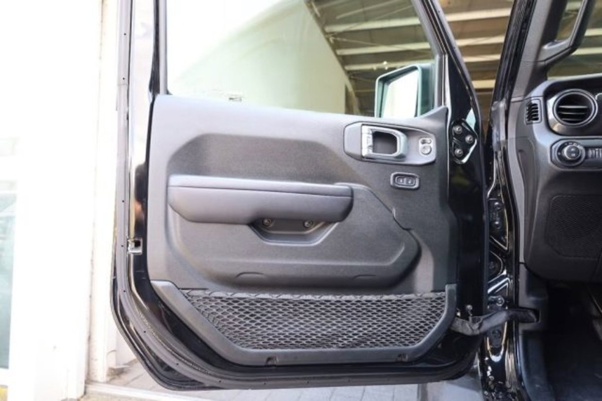 Jeep Wrangler Unlimited 3.6 V6 Rubicon Auto (10)