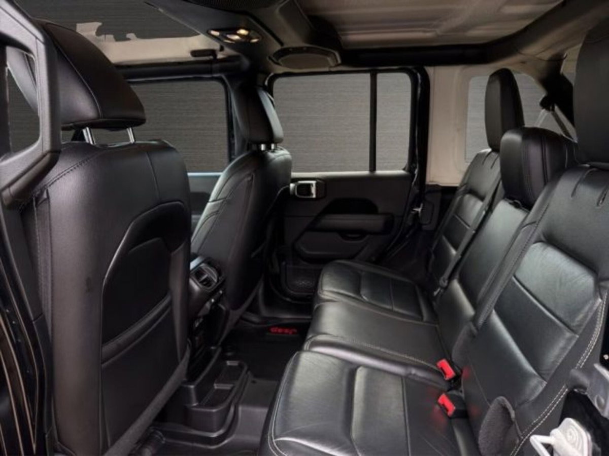 Jeep Wrangler Unlimited 2.0 Turbo Sahara (10)