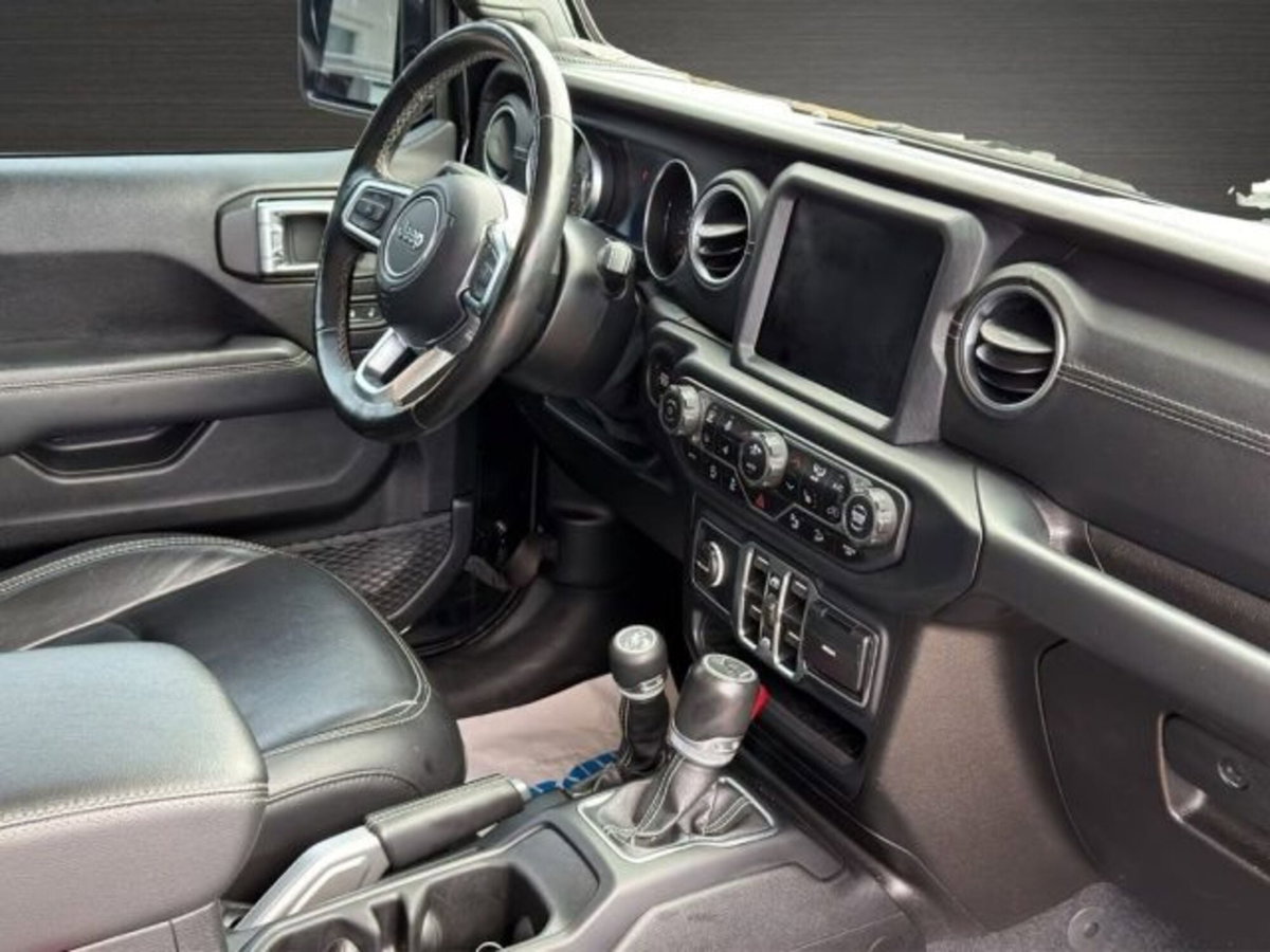 Jeep Wrangler Unlimited 2.0 Turbo Sahara (13)