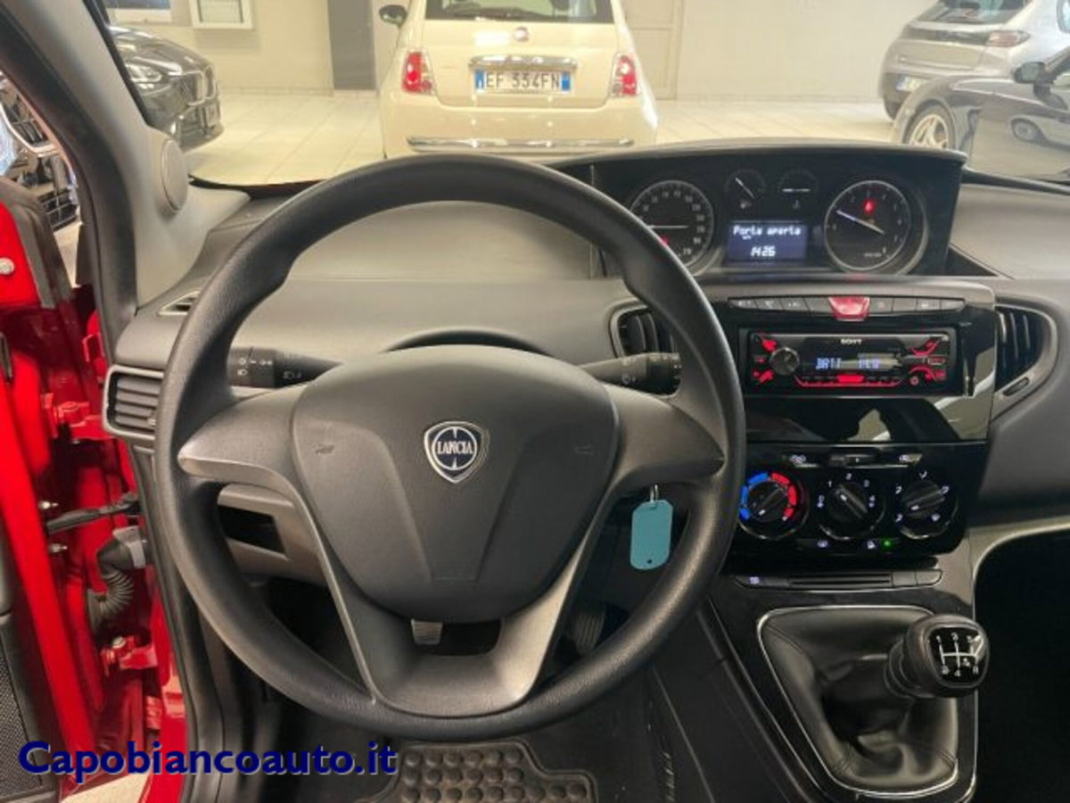 Lancia Ypsilon 1.2 69 CV 5 porte Silver (10)