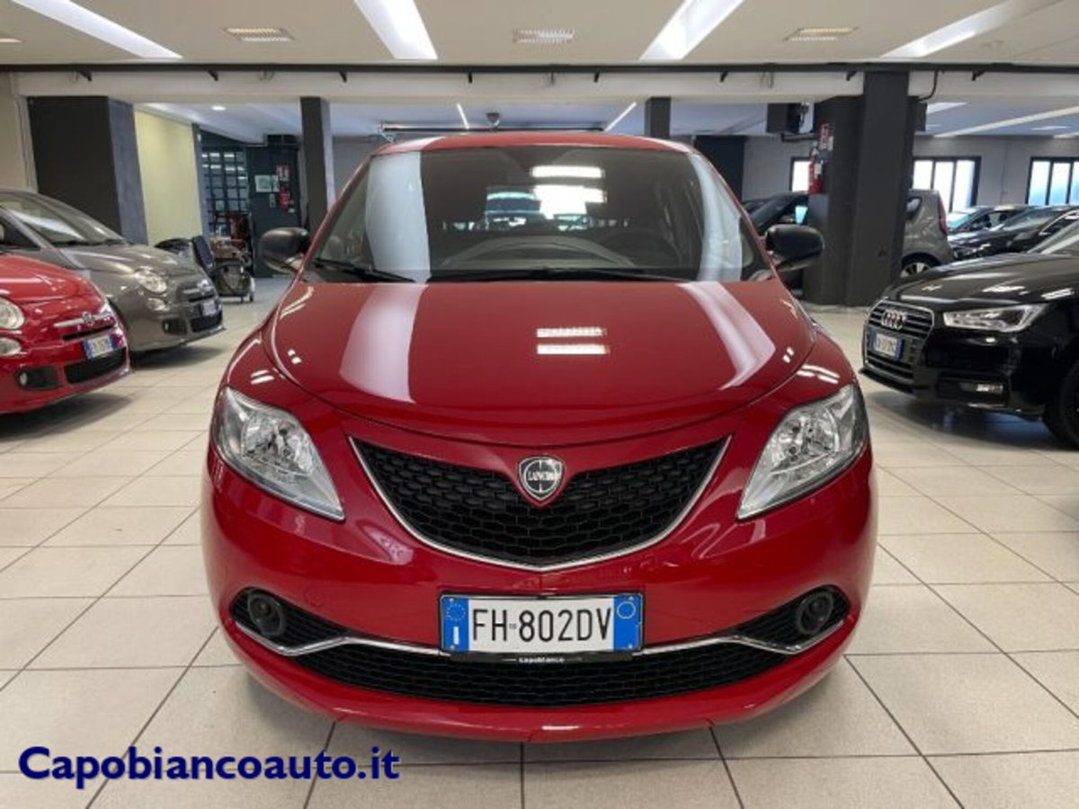 Lancia Ypsilon 1.2 69 CV 5 porte Silver (2)