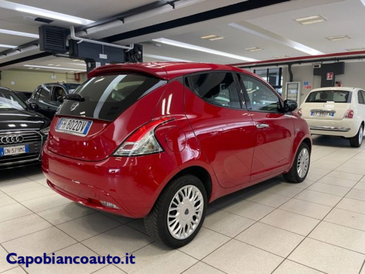 Lancia Ypsilon 1.2 69 CV 5 porte Silver (4)