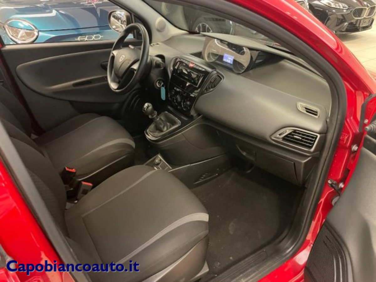 Lancia Ypsilon 1.2 69 CV 5 porte Silver (9)