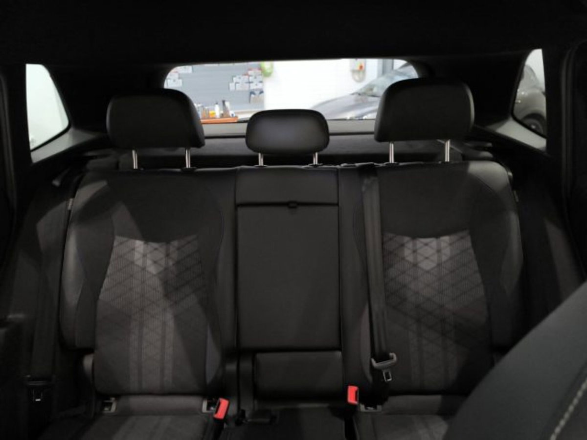 Volkswagen Tiguan Allspace 2.0 tdi R-Line 150cv dsg (16)
