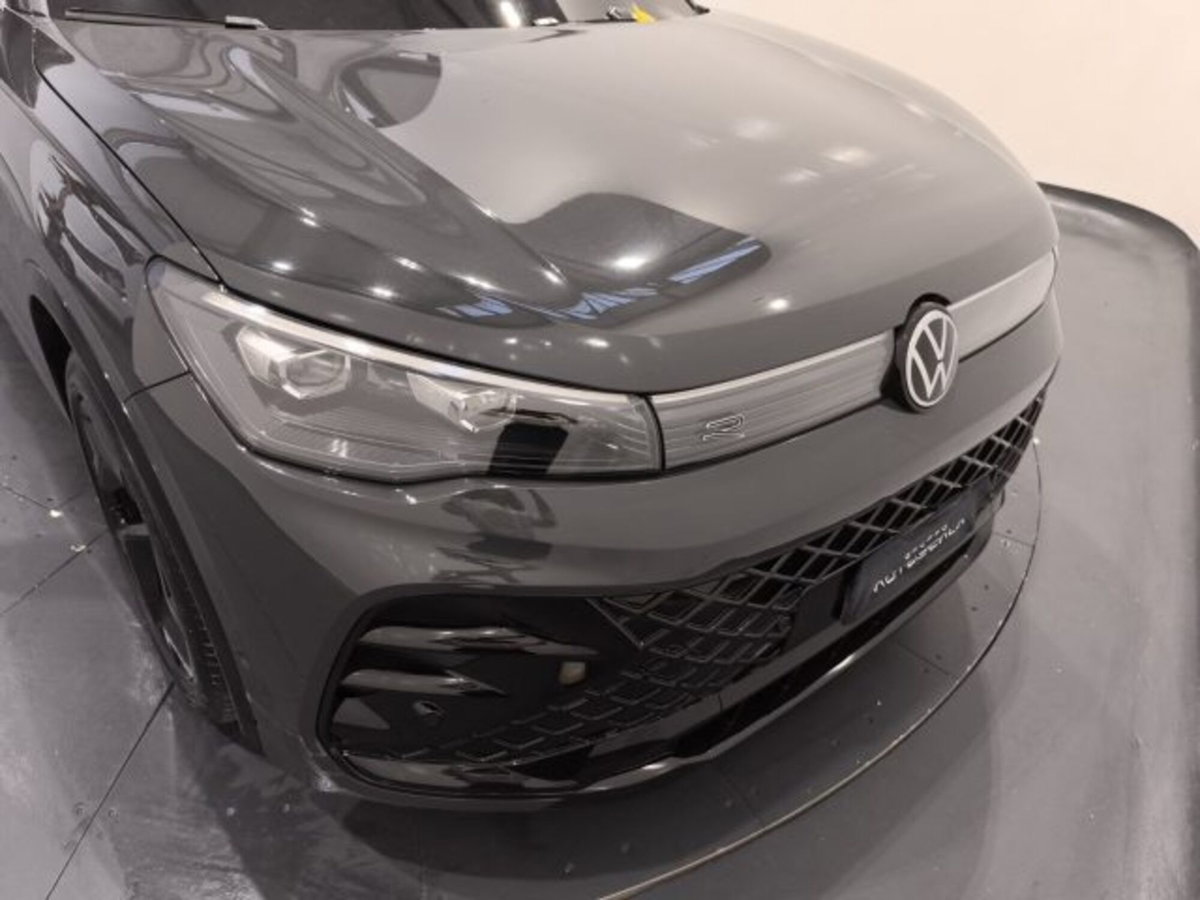 Volkswagen Tiguan Allspace 2.0 tdi R-Line 150cv dsg (20)