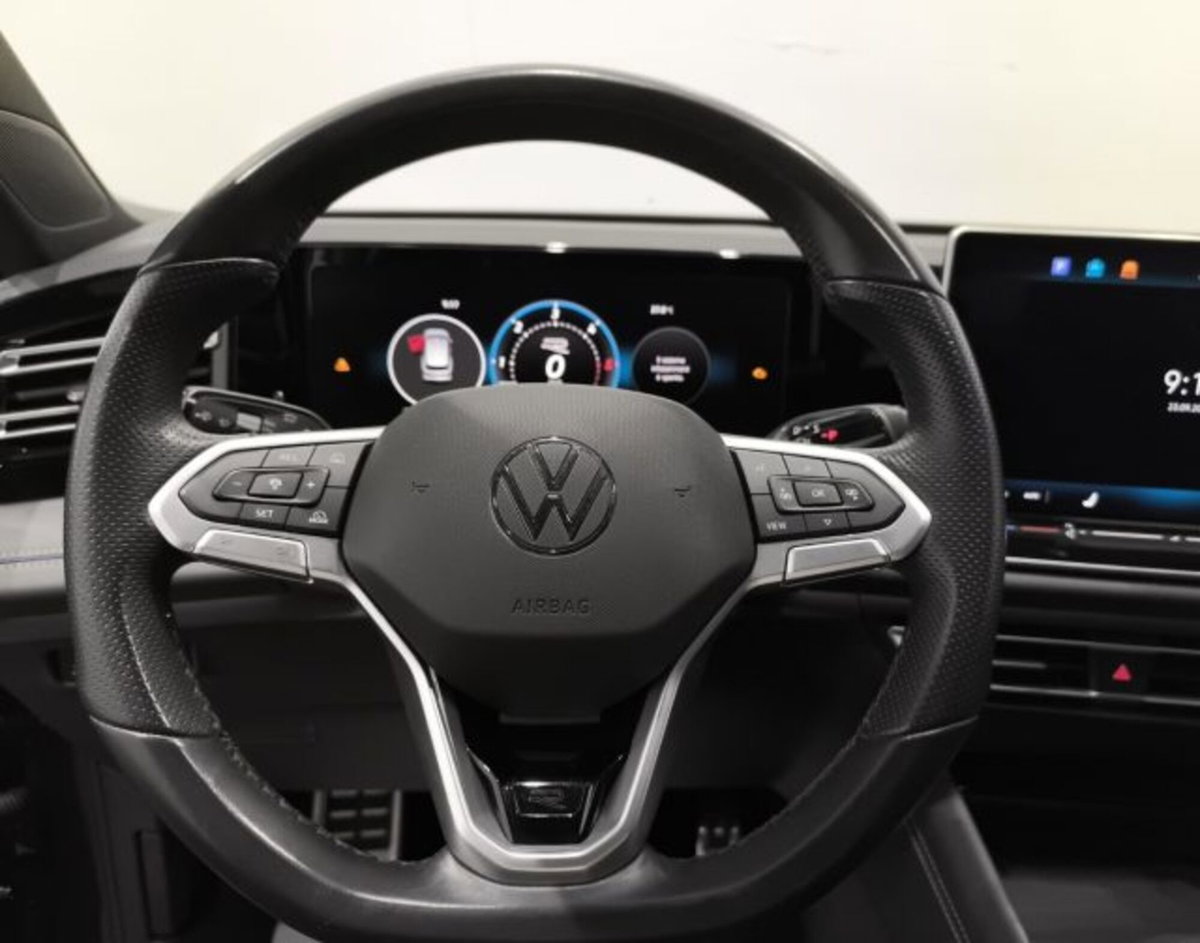 Volkswagen Tiguan Allspace 2.0 tdi R-Line 150cv dsg (9)
