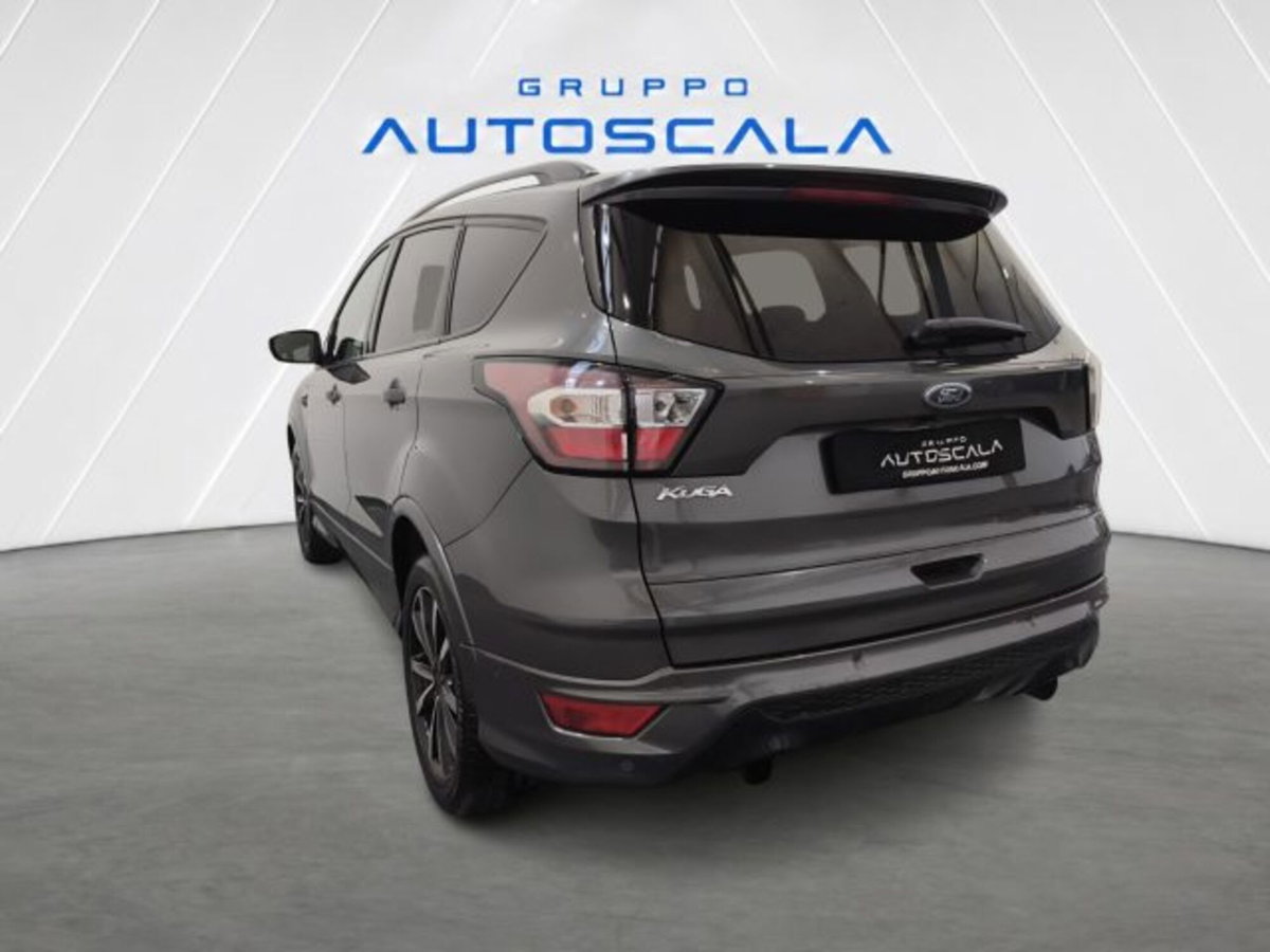 Ford Kuga 1.5 TDCI 120 CV S&S 2WD ST-Line (4)
