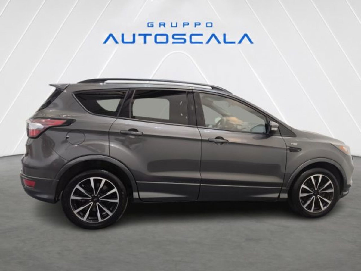 Ford Kuga 1.5 TDCI 120 CV S&S 2WD ST-Line (6)