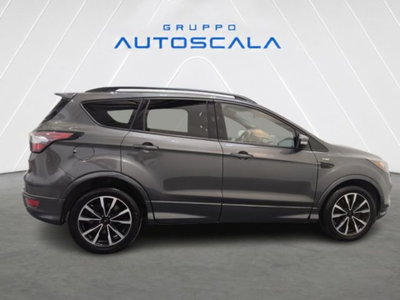 Ford Kuga 1.5 TDCI 120 CV S&S 2WD ST-Line (6)