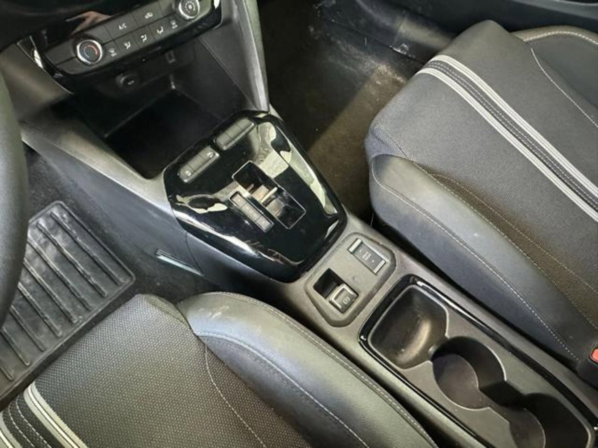 Opel Corsa 1.2 hybrid GS 100cv dct6 (17)