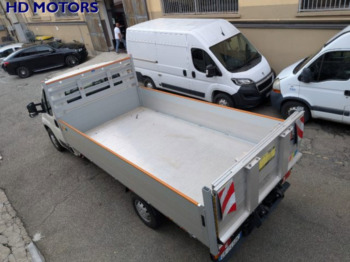 Citroen Jumper Telaio 35 BlueHDi 140 S&S PLM Cabinato Heavy Business (11)