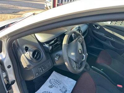 Renault Clio 1.2 75CV GPL 5 porte Wave (14)