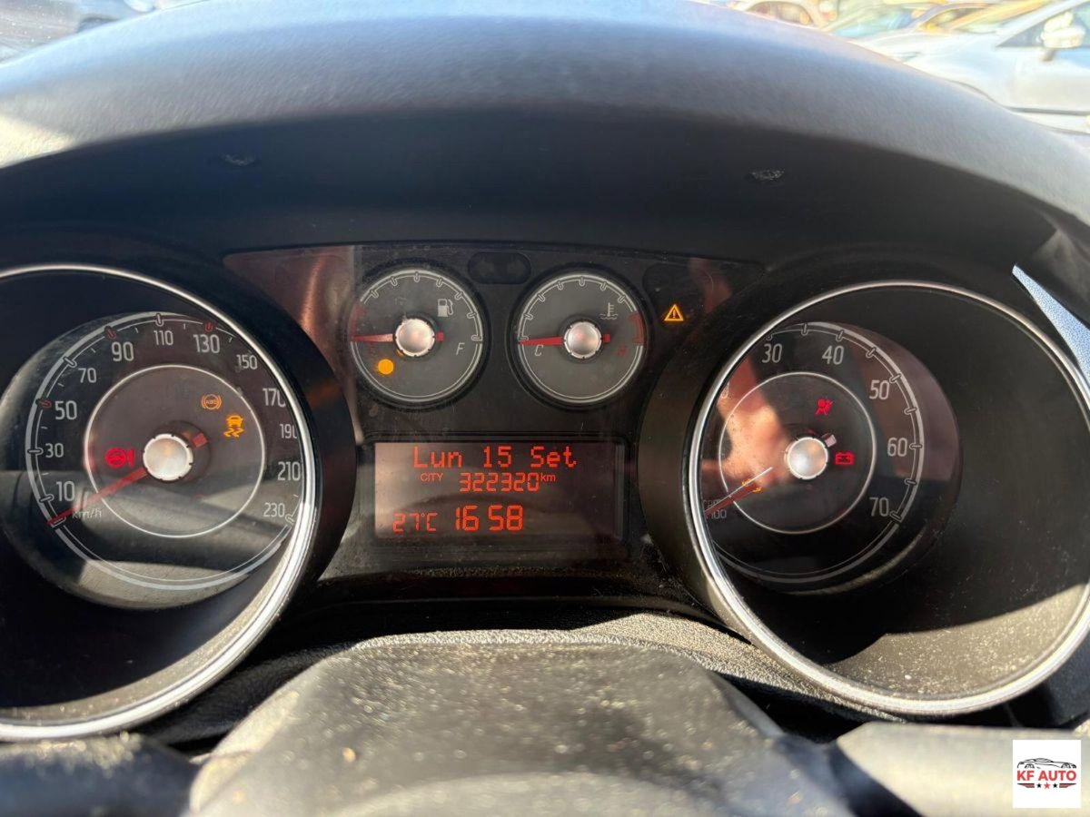Fiat Punto 1.2 8V 5 porte Street (7)